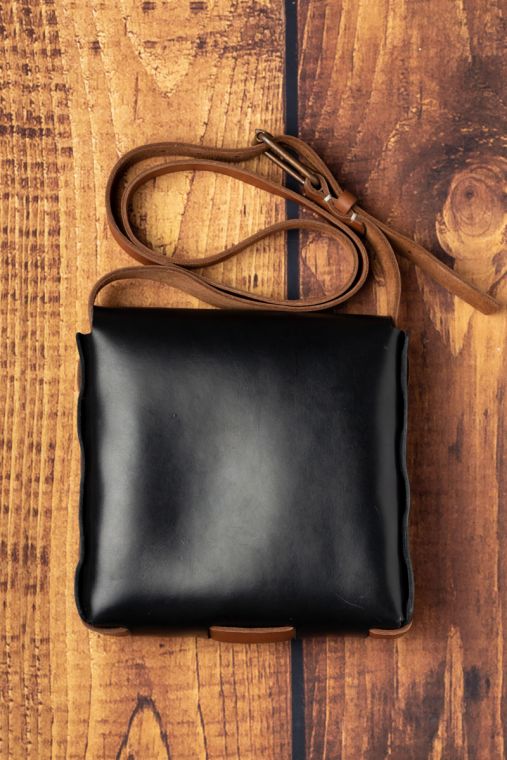 Geanta de umar handmade din piele naturala URBAN BAG Compact Messenger