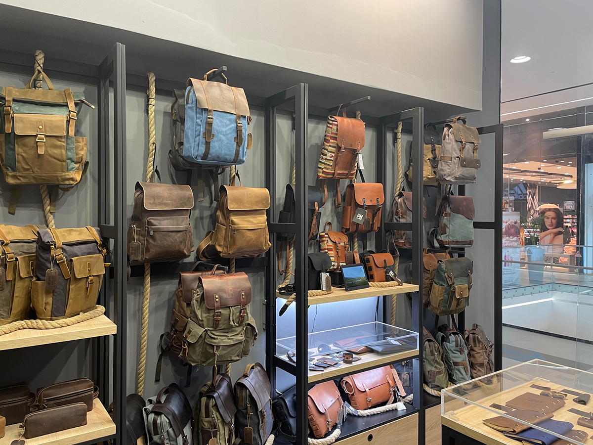 Interior URBAN BAG Store - Mega Mall